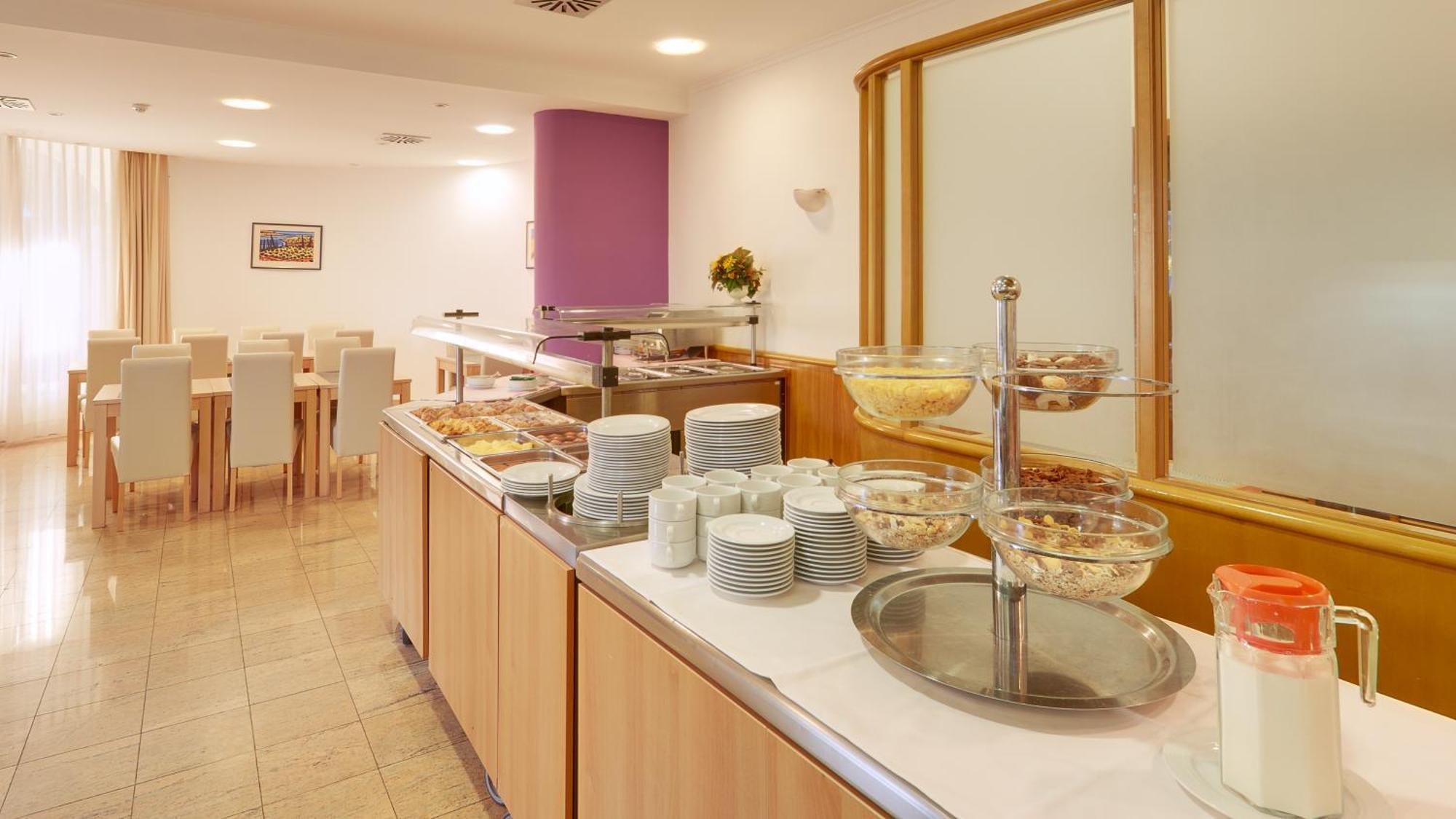Hotel Komodor 3*
