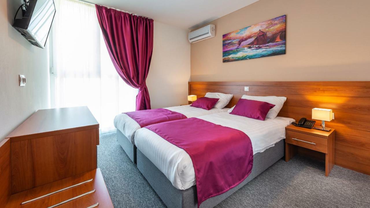 Hotel Komodor 3*